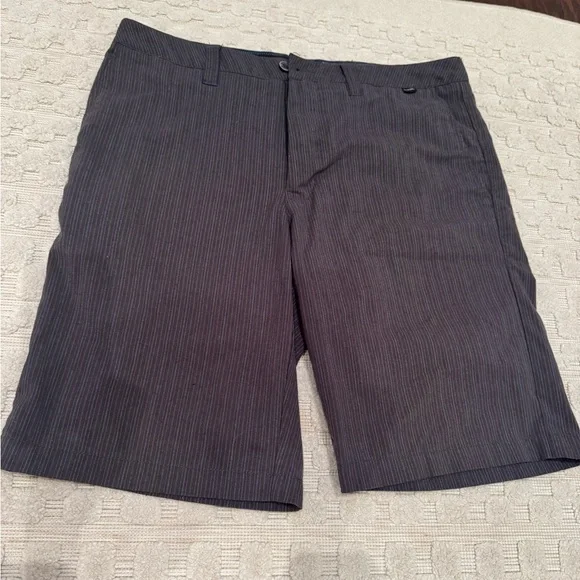 Travis Mathew golf shorts - Picture 1 of 3